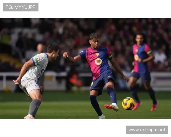 巴萨全队越踢越断线问题持续，对赛季争冠形势造成影响