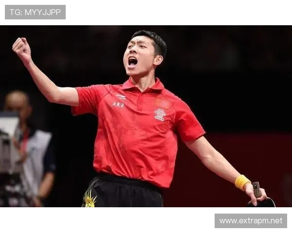 傅海峰随手一条外套就像精品店橱窗，刷到我怀疑人生