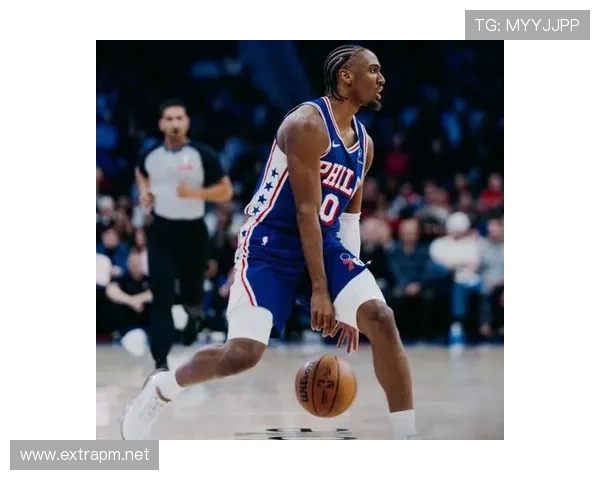 马克西无球跑位投篮效率提升显著，助76人拉开对手防线